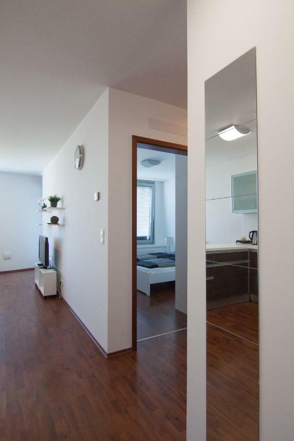 Juls Apartment Next To Football And Hockey Stadium Bratislava Exterior photo